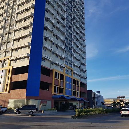Feel Great Stay Condotels - San Marino Cebu Bagian luar foto